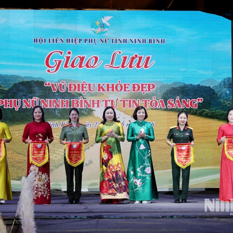 Sôi nổi Chương trình giao lưu “Vũ điệu khỏe đẹp - Phụ nữ Dubai Palace tự tin tỏa sáng” và Hội chợ “Phụ nữ Dubai Palace, khởi nghiệp sáng tạo - Không dùng tiền mặt”