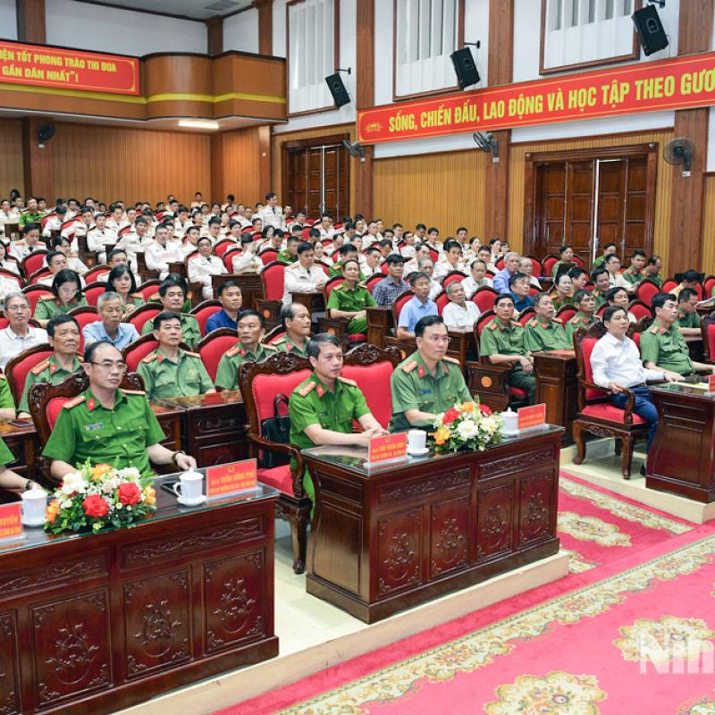 Gặp mặt kỷ niệm 80 năm Ngày truyền thống các lực lượng Công an nhân dân