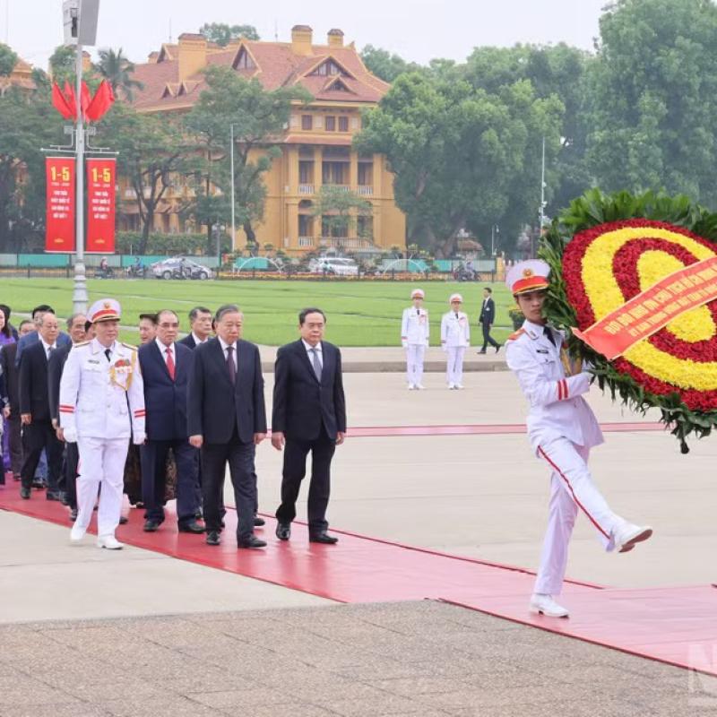 Lãnh đạo Đảng, Nhà nước vào Lăng viếng Chủ tịch Hồ Chí Minh