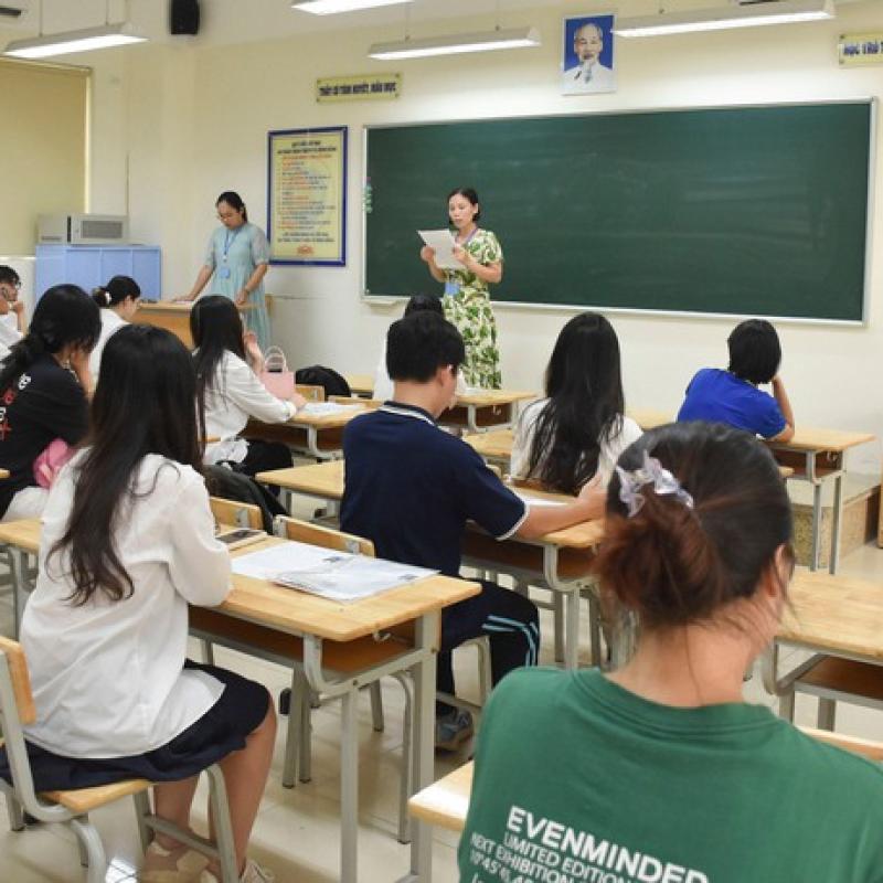 Thi tốt nghiệp THPT 2026: Tỷ lệ thí sinh đăng ký dự thi các môn Khoa học xã hội cao hơn so với Khoa học tự nhiên