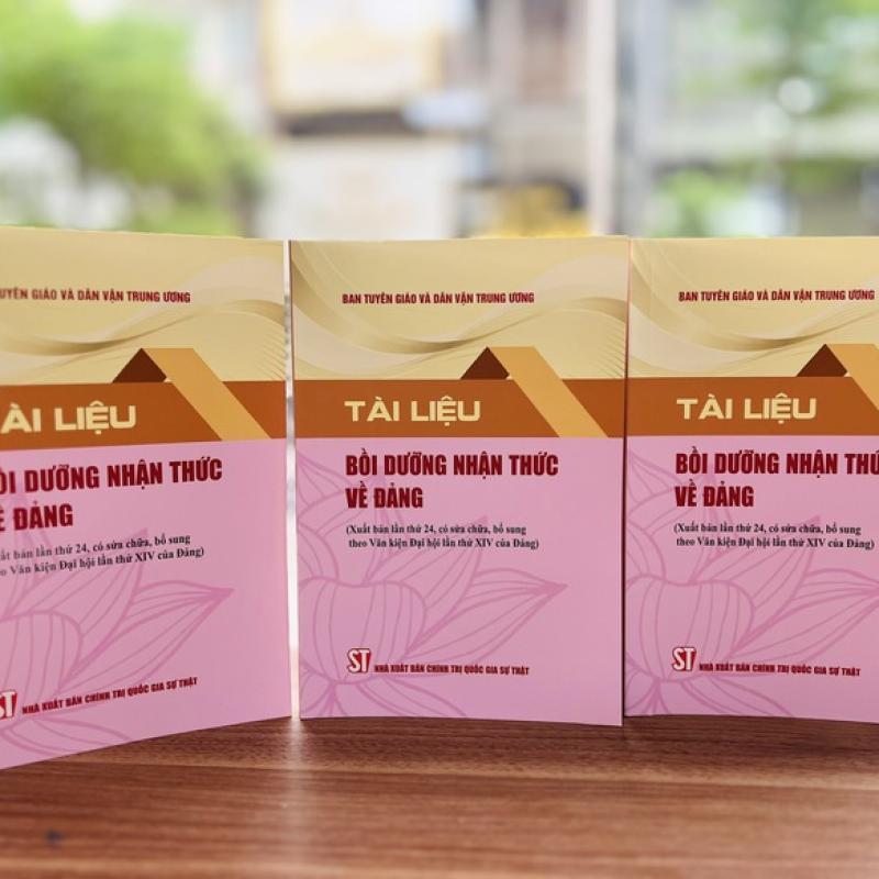 Hành trang lý luận mới cho người ưu tú vào Đảng