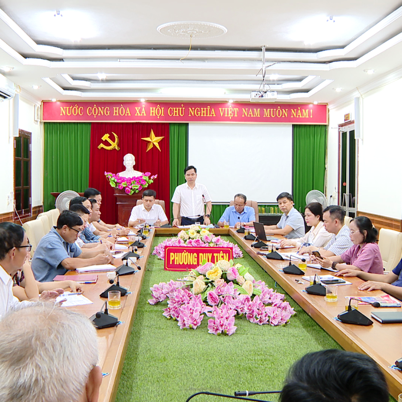 UBND phường Duy Tiên giao ban đánh giá kết quả thực hiện nhiệm vụ tháng 4, triển khai công tác tháng 5 năm 2026