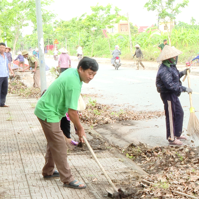 UBND và UBMTTQ Việt Nam phường Duy Tiên ra quân hưởng ứng phong trào thi đua Toàn dân chung tay bảo vệ môi trường, vì một Việt Nam xanh - sạch - đẹp