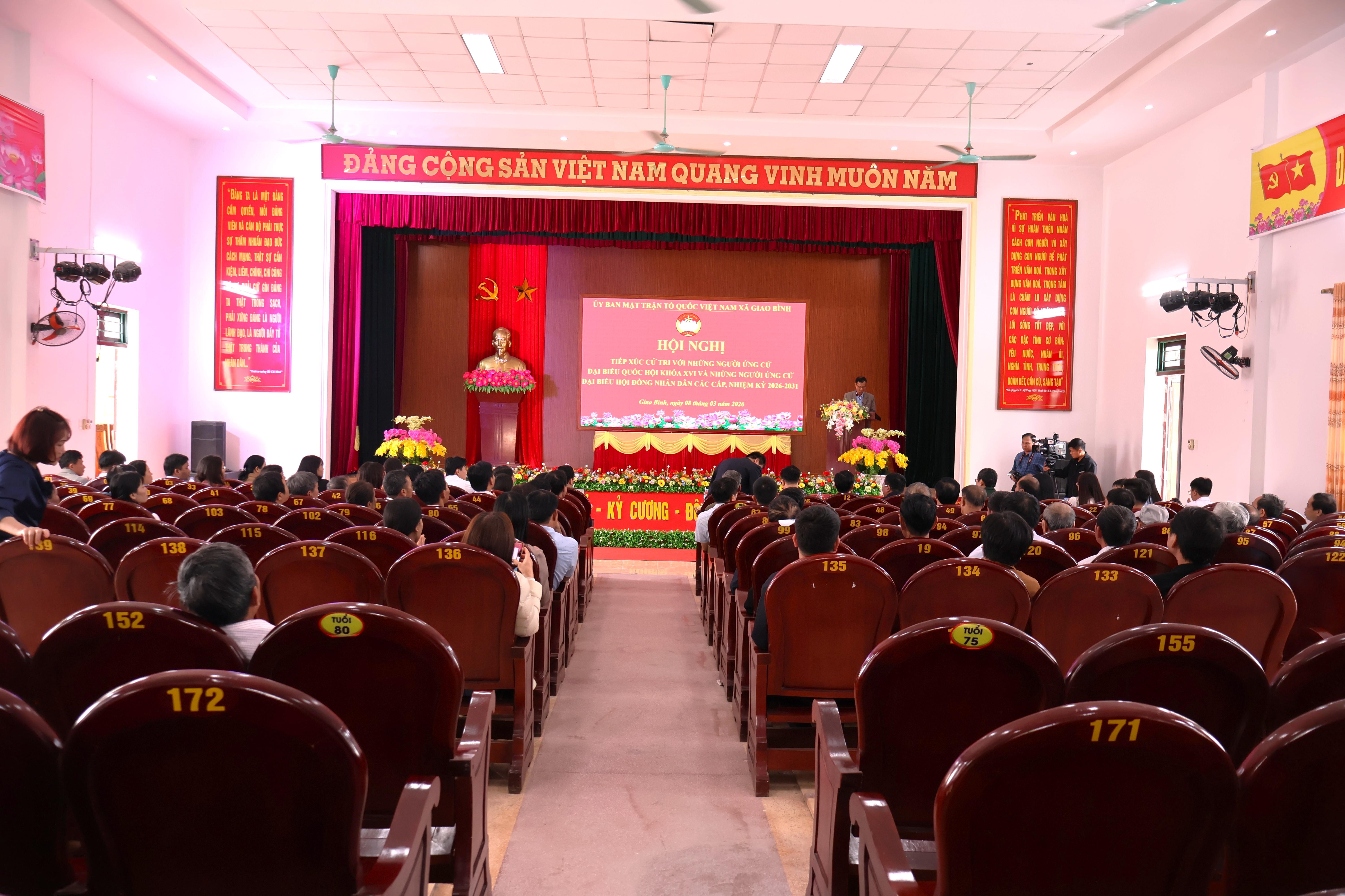 Các ứng cử viên đại biểu Quốc hội khóa XVI thuộc đơn vị bầu cử số 8 và đại biểu HĐND tỉnh, nhiệm kỳ 2026-2031 thuộc đơn vị bầu cử số 22 tiếp xúc với cử tri xã Giao Bình