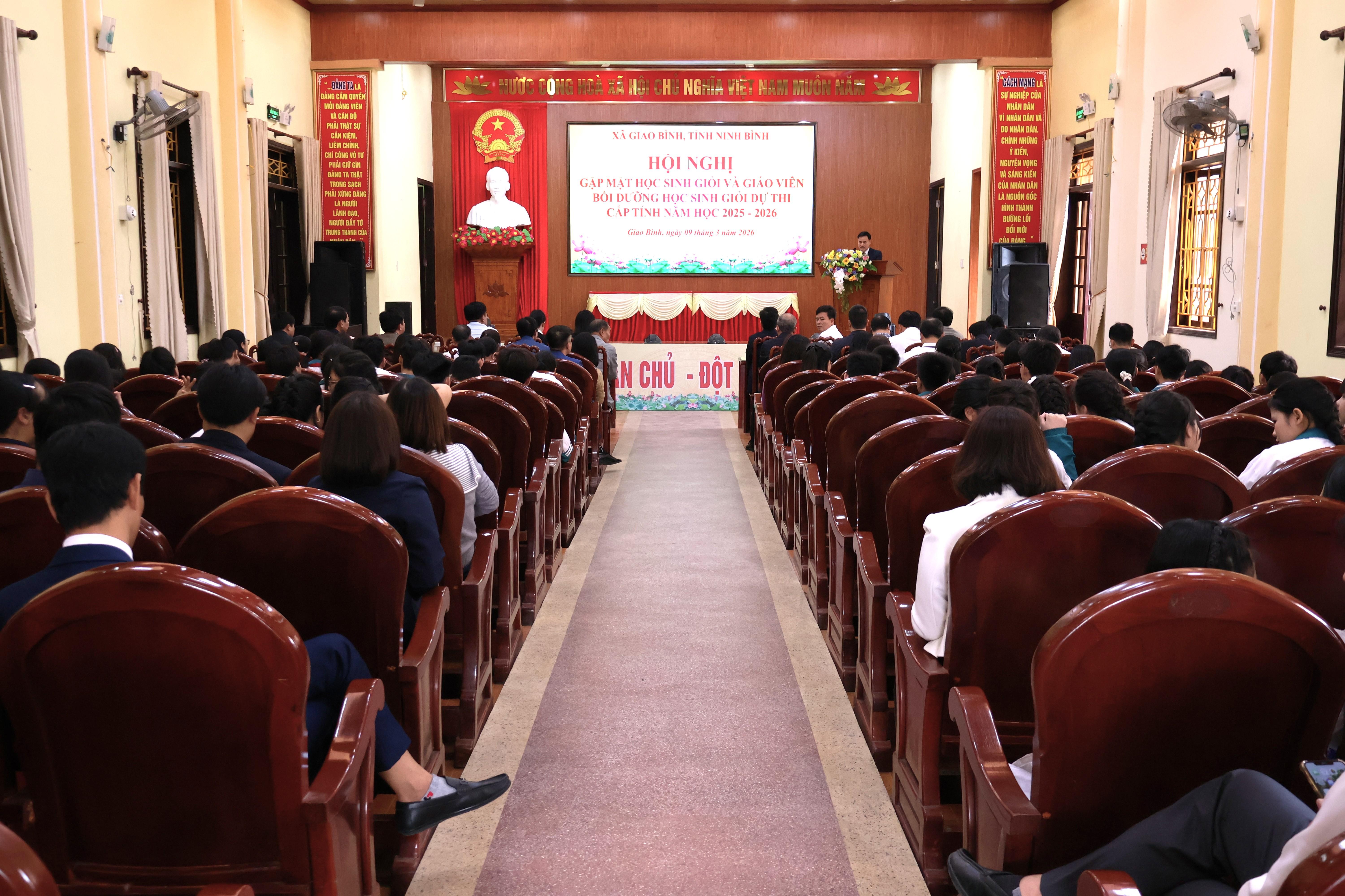 Xã Giao Bình gặp mặt giáo viên bồi dưỡng và học sinh tham dự kỳ thi học sinh giỏi cấp tỉnh năm học 2025-2026