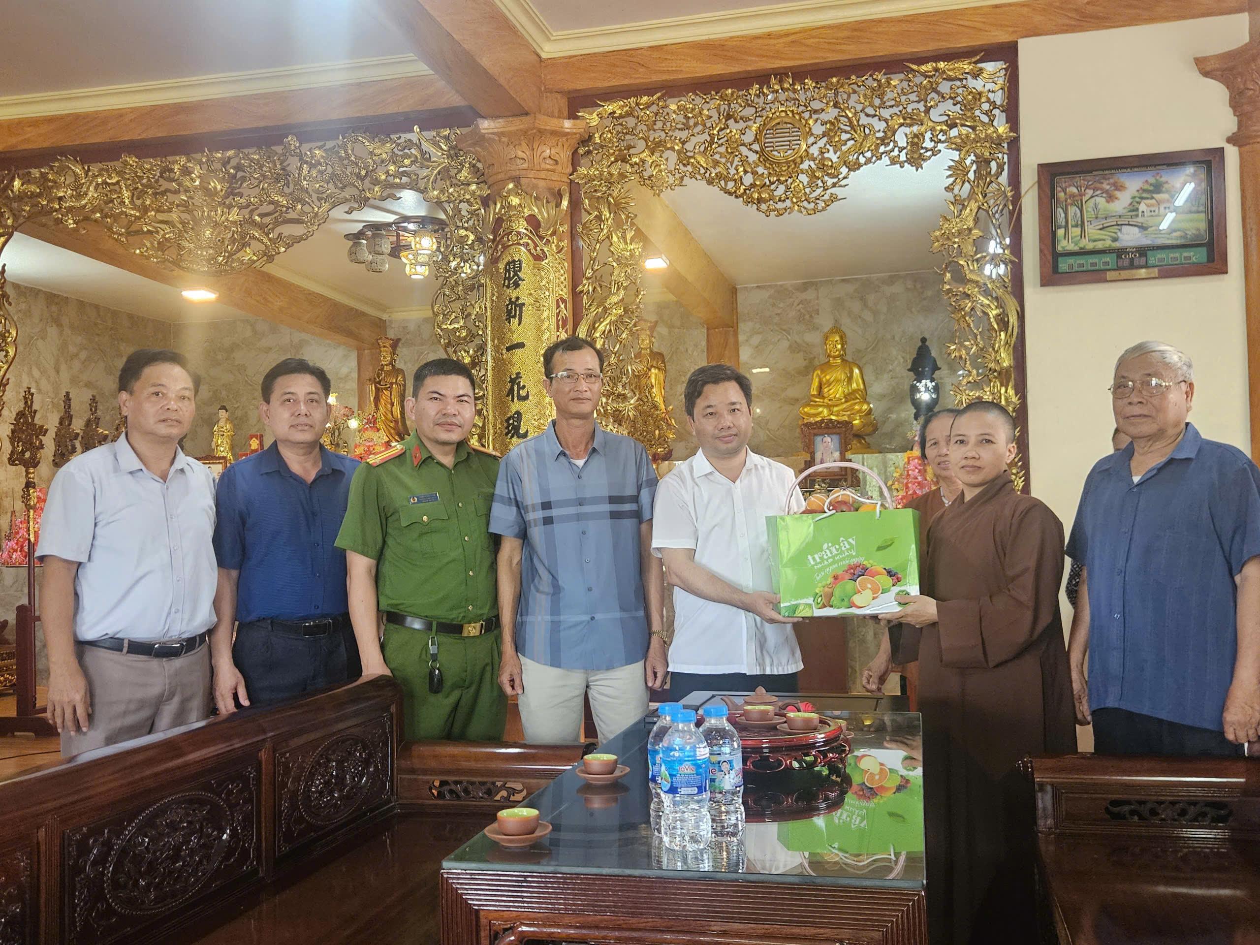 chua-linh-quang-1779493139-312923.jpg
