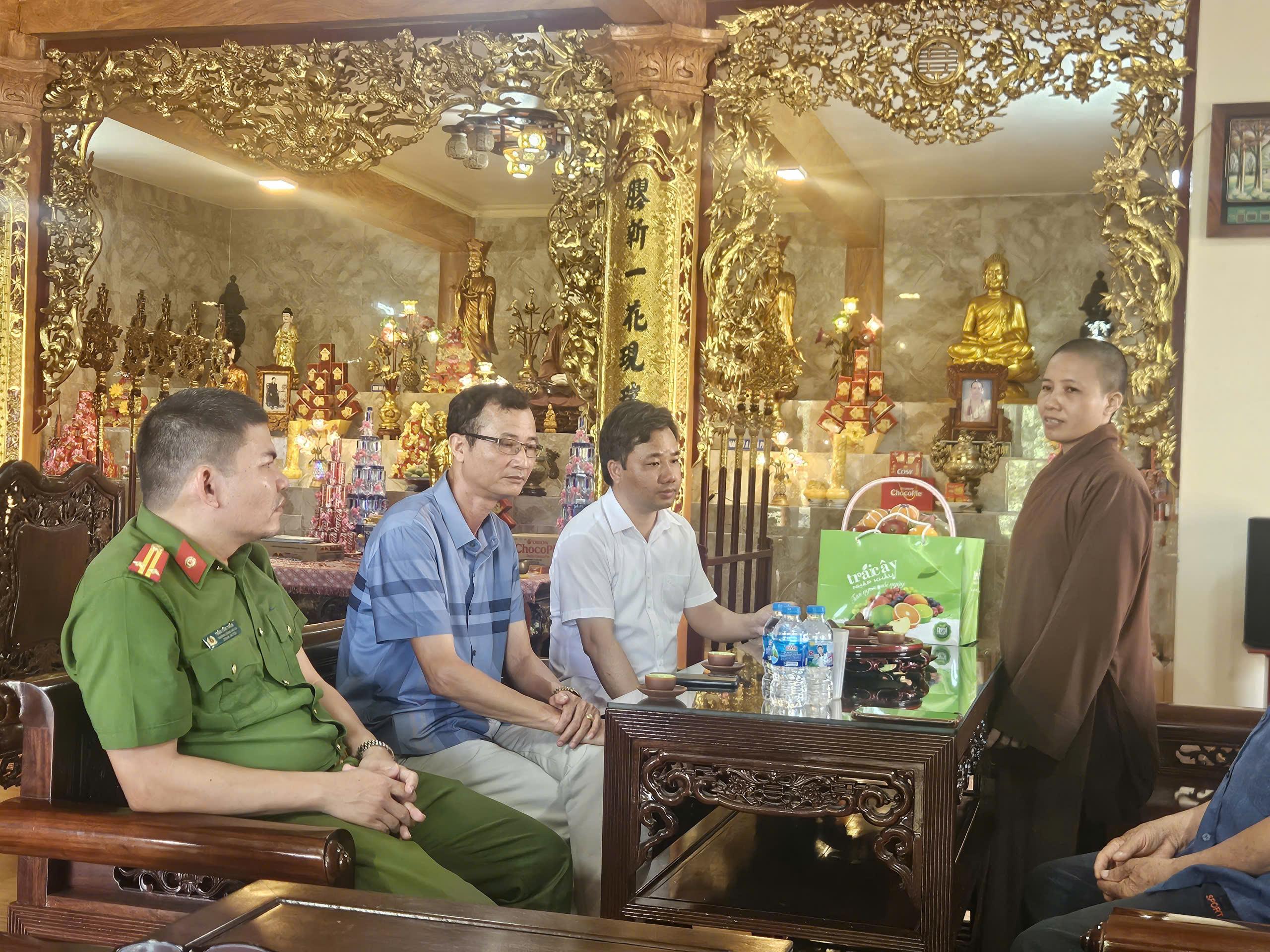 chua-linh-quang-2-1779493030-972095.jpg