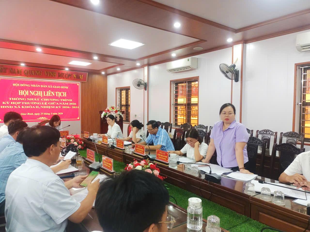 chuyen-vien-van-phong-1779955832-865064.jpg
