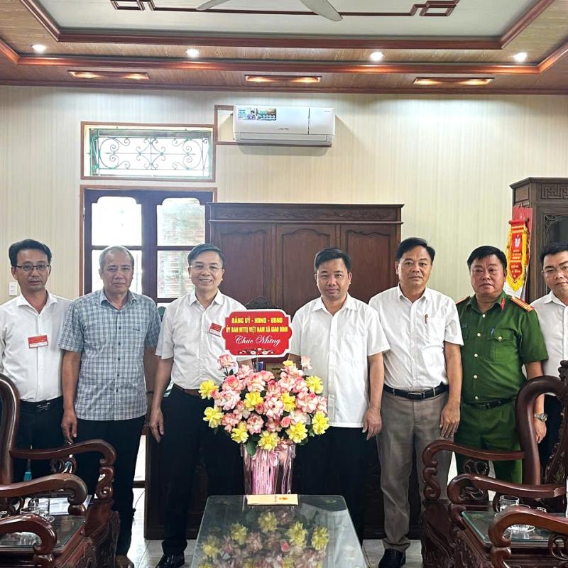 Lãnh đạo xã Giao Bình thăm, động viên Hội đồng thi và nắm tình hình công tác chuẩn bị kỳ thi tốt nghiệp THPT năm 2026 tại điểm thi trường THPT Giao Thủy B