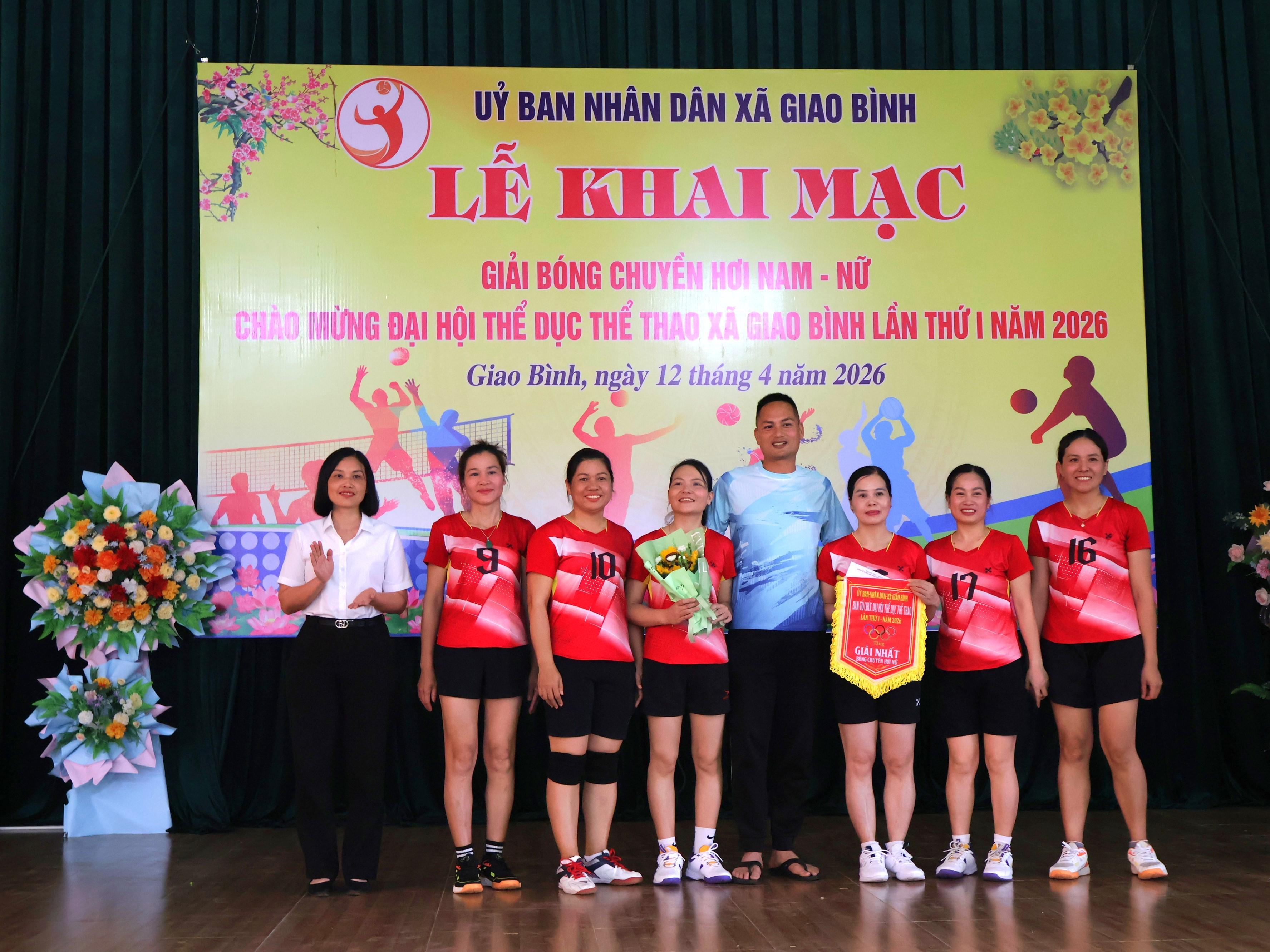 doi-bong-giao-thuy-b-1777690738-859439.jpg