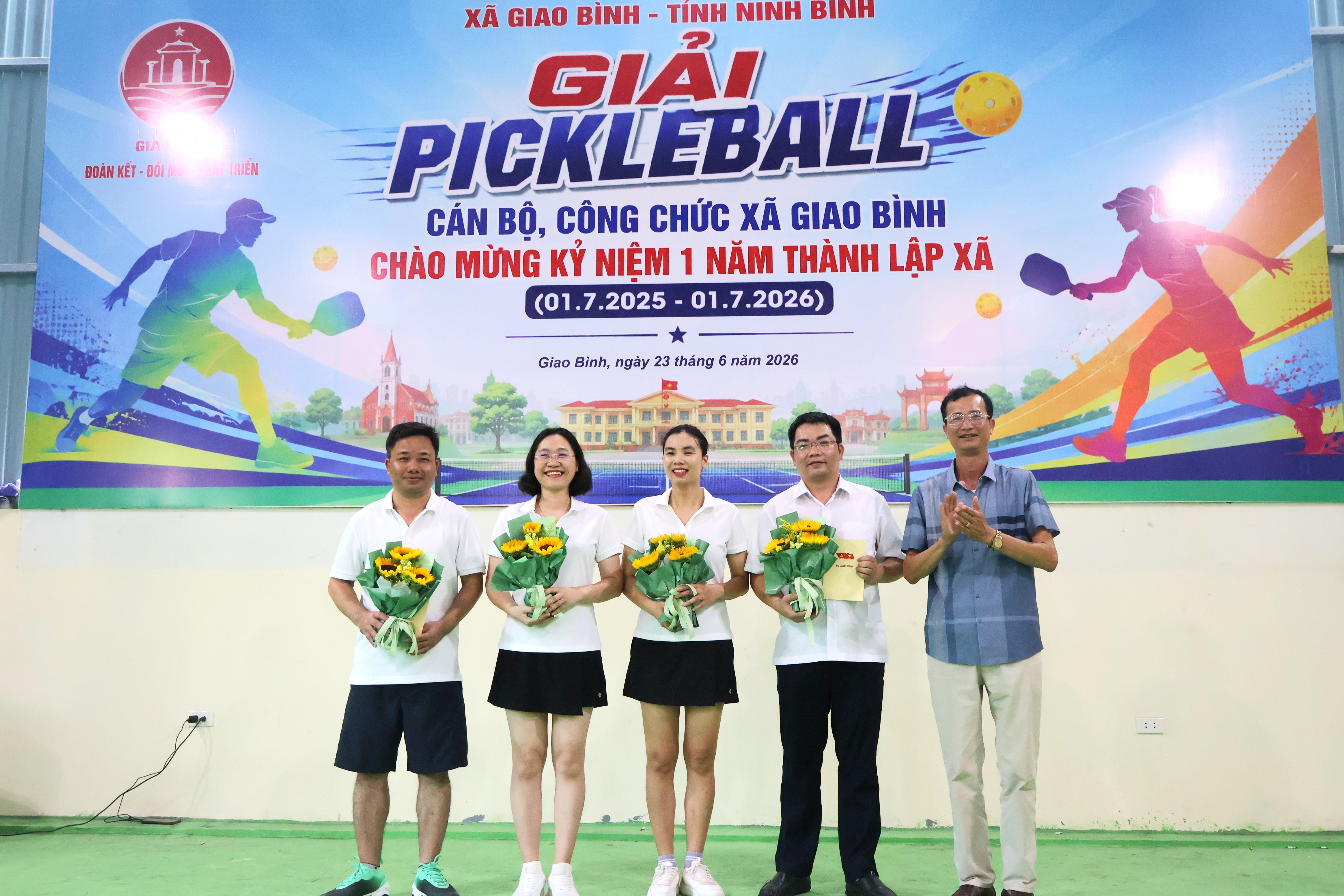 giai-kk-noi-dung-nam-nu-1782705977-555855.jpg