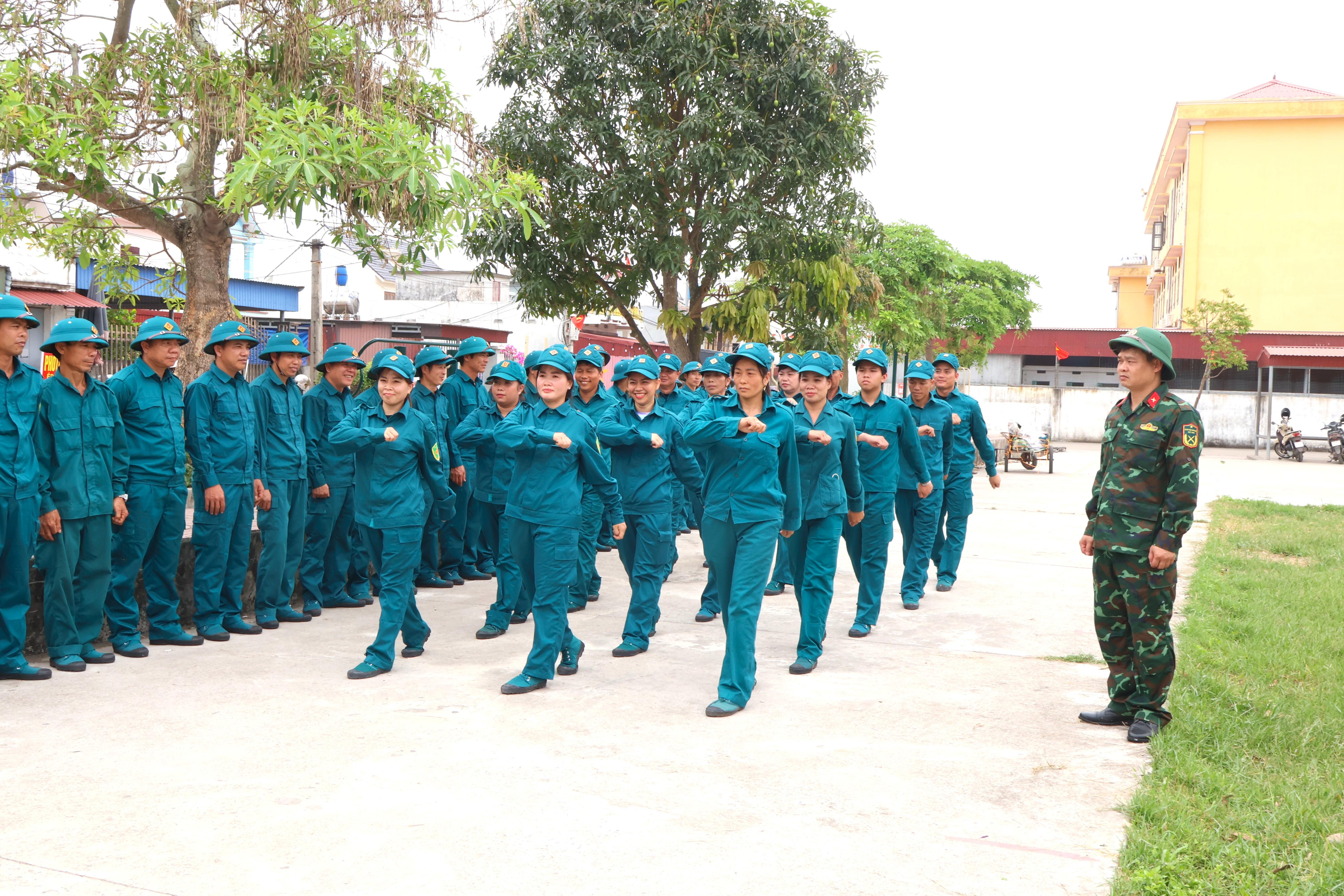 BAN CHỈ HUY QUÂN SỰ XÃ GIAO BÌNH SÔI NỔI HUẤN LUYỆN DÂN QUÂN NĂM THỨ NHẤT NĂM 2026