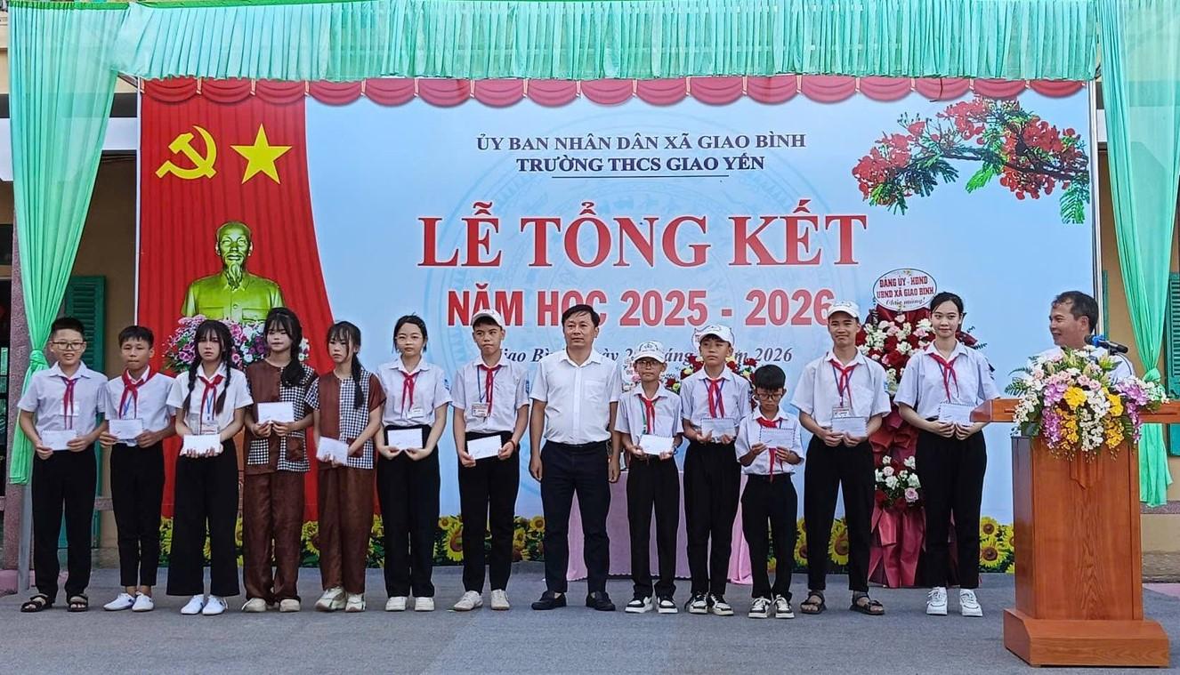 khen-con-thcs-gy2-1780146316-373014.jpg