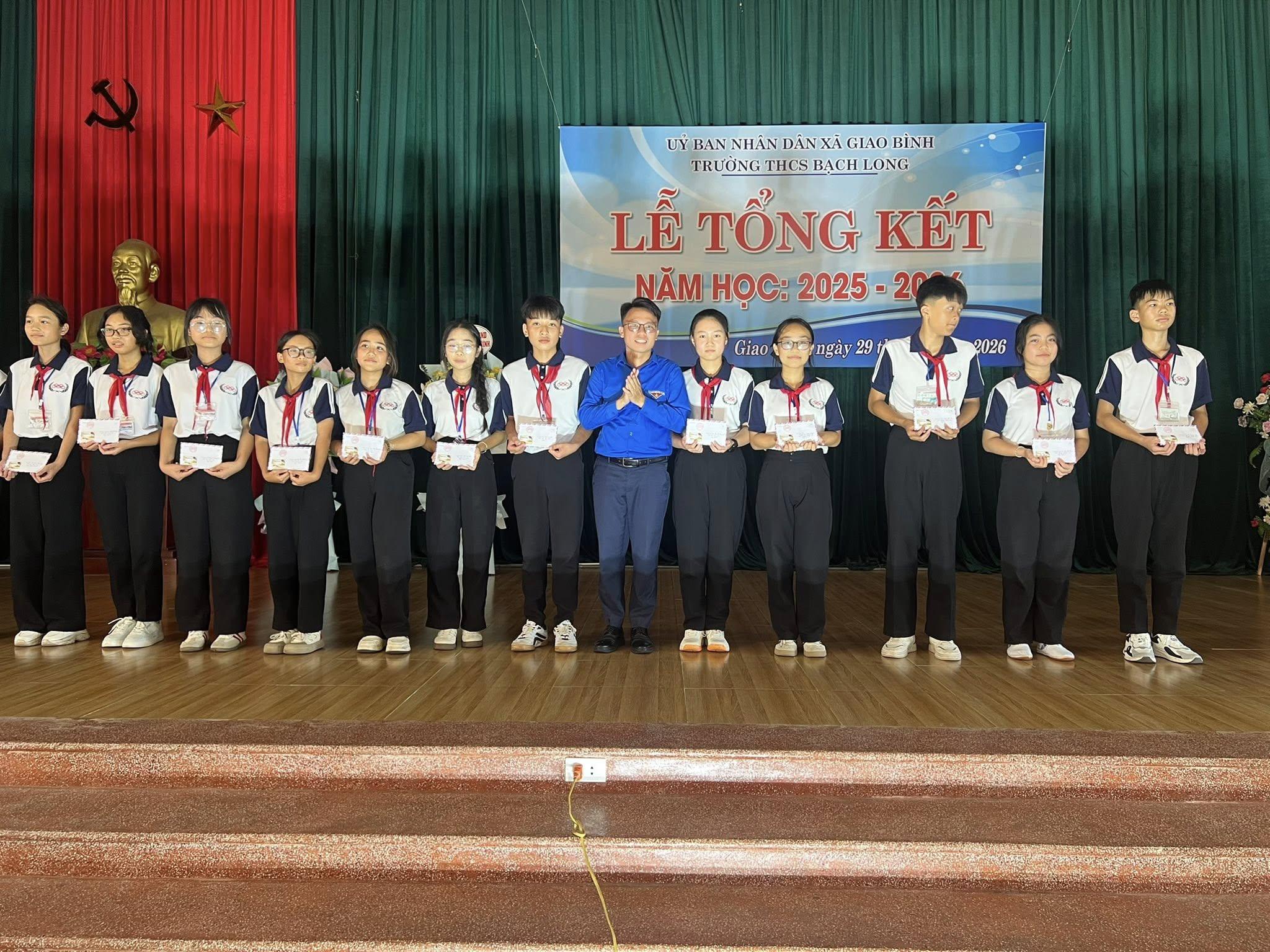 khen-thuong-cac-con-bl-2-1780146414-376737.jpg