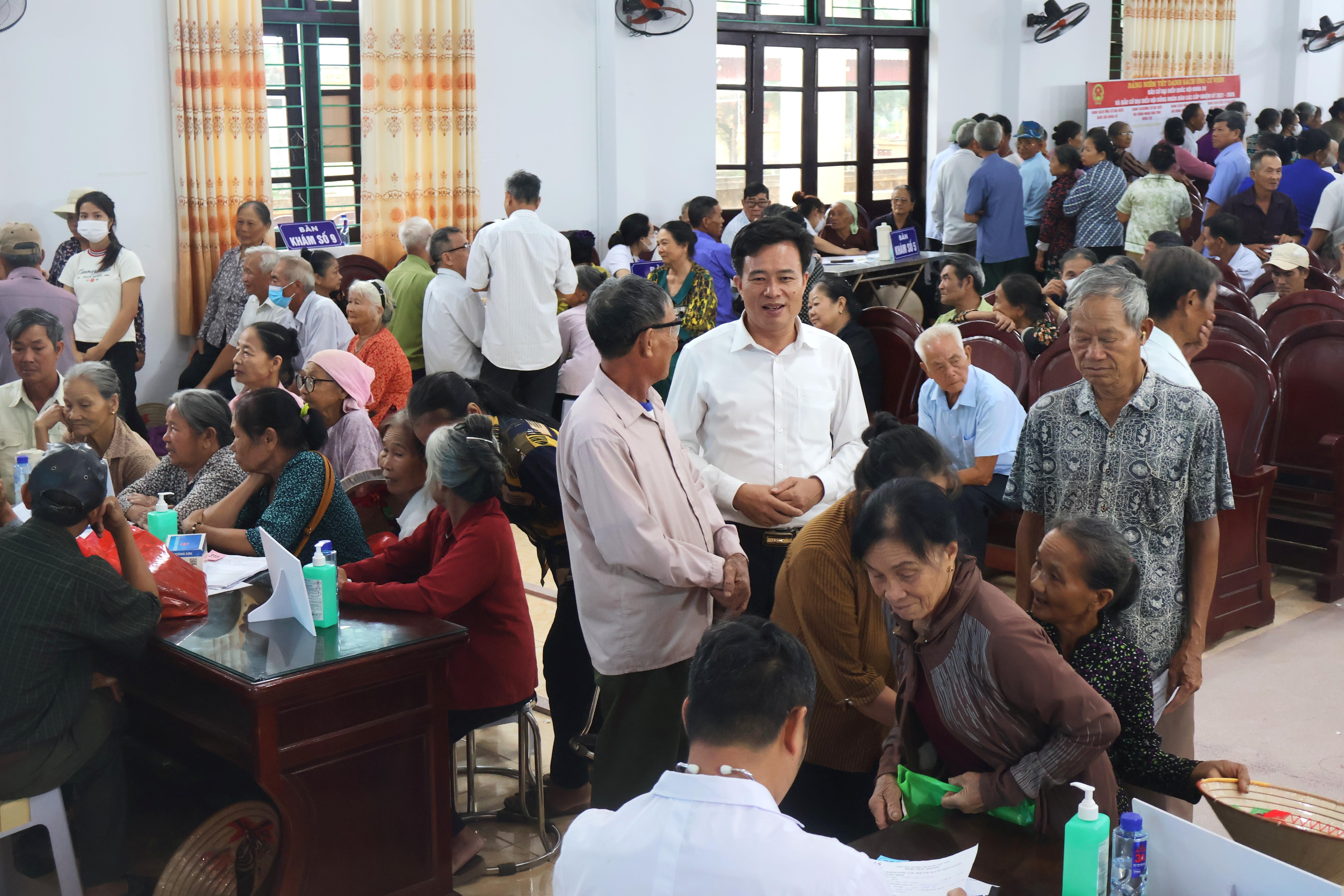 ld-tham-hoi-1782814296-839376.jpg