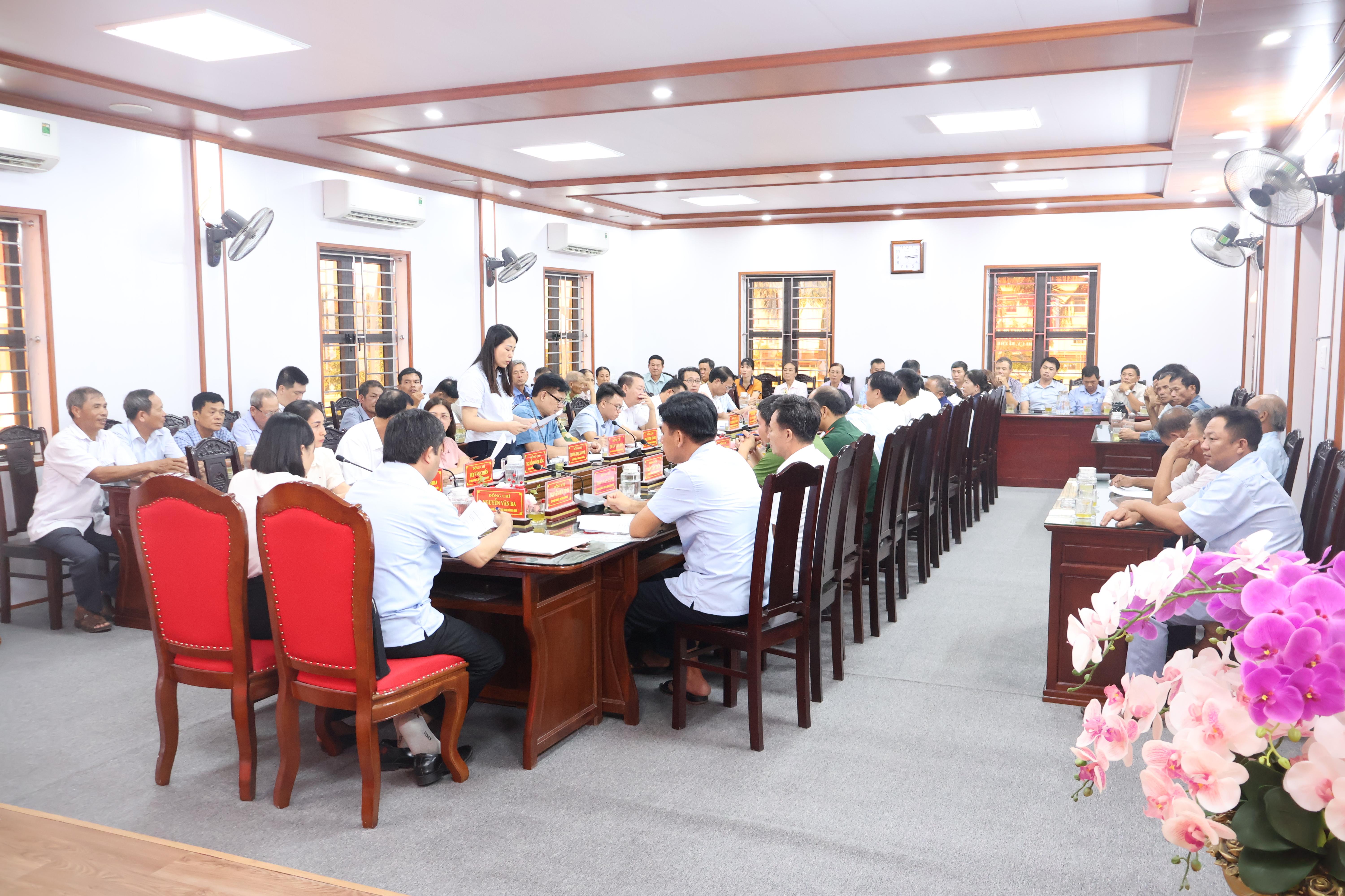quang-canh-hoi-nghi-tu-tren-xuong-1782355485-180010.jpg
