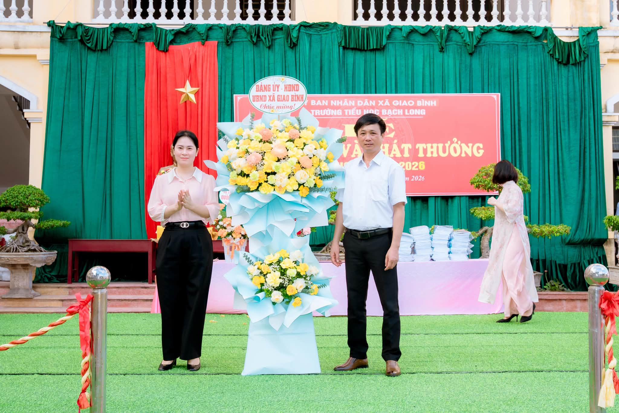 tang-hoa-tieu-hoc-bl-1780037303-524954.jpg