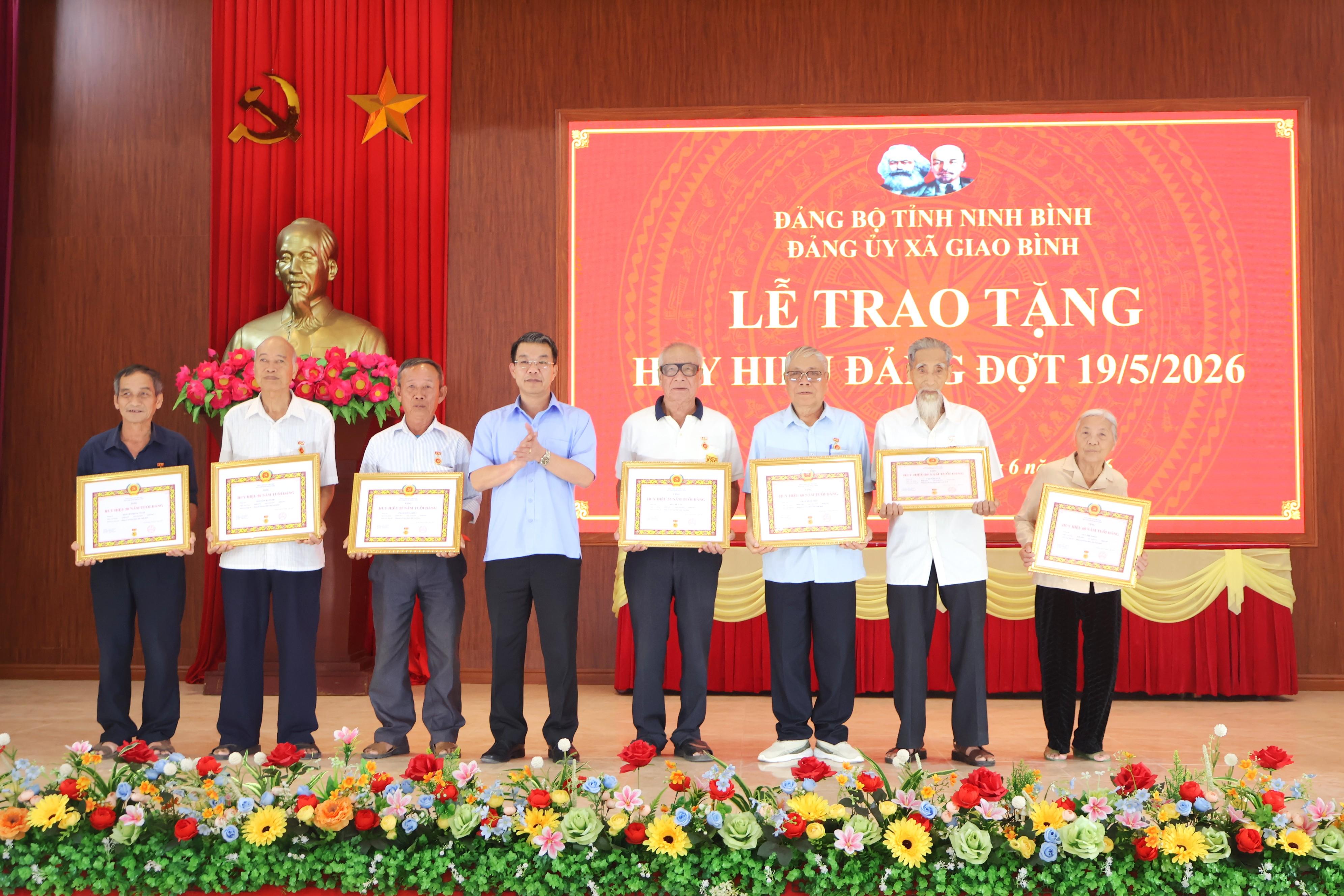 trao-hhd-luot-1-1780469640-193029.jpg