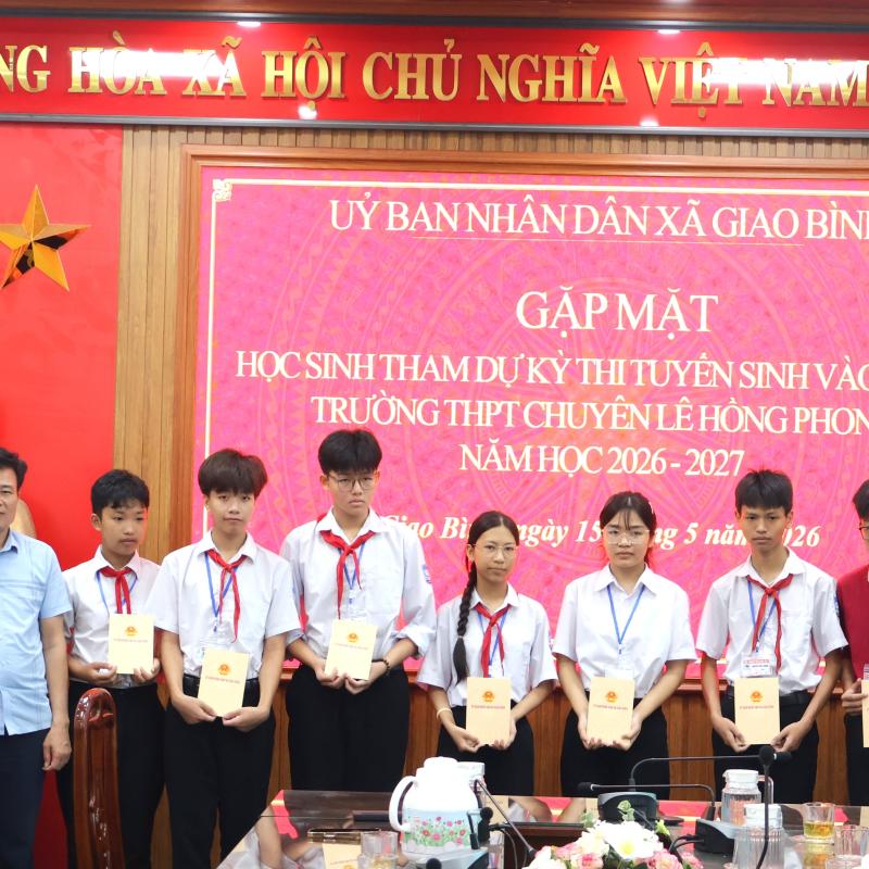 UBND xã Giao Bình tổ chức gặp mặt, động viên học sinh dự thi vào Trường THPT chuyên Lê Hồng Phong năm học 2026 – 2027