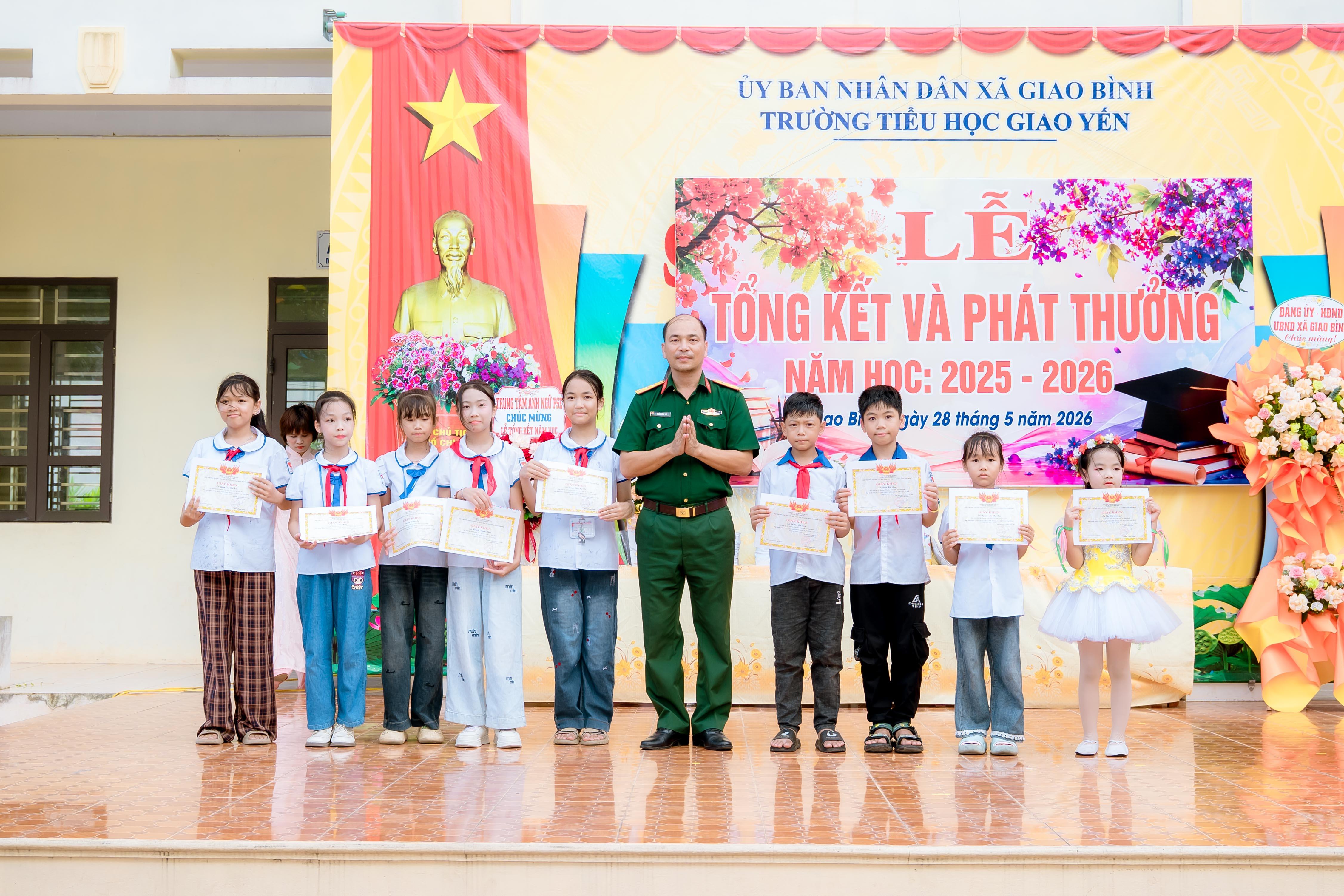 trao-thuong-thgy-2-1780037877-779178.jpg