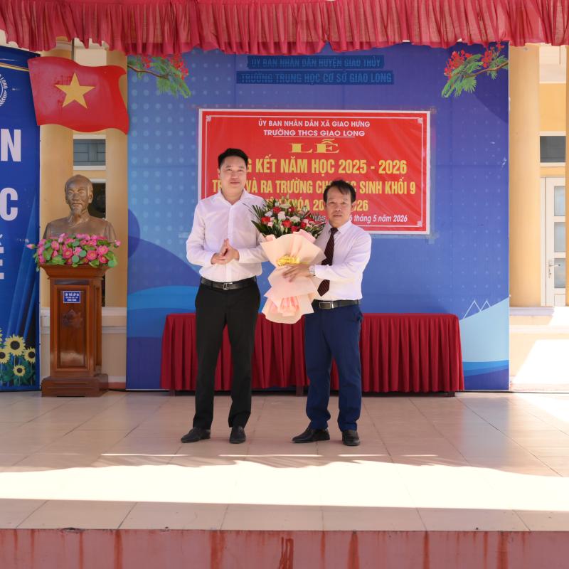 Đồng chí Nguyễn Hải Toàn- Phó Bí thư Đảng uỷ, Chủ tịch UBND xã dự lễ tổng kết năm học 2025-2026 tại trường THCS Giao Long