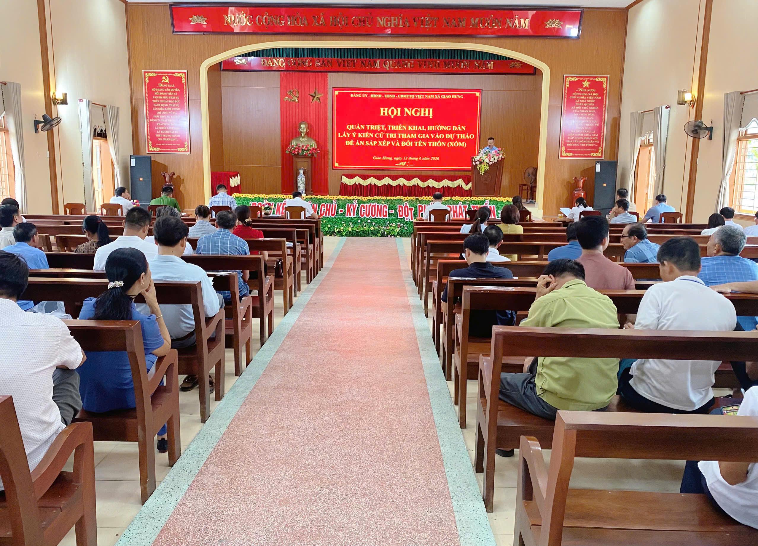 hoi-nghi-quan-triet-trien-khai-huong-dan-lay-y-kien-cu-tri-tham-gia-vao-du-thao-de-an-sap-xep-va-doi.jpg