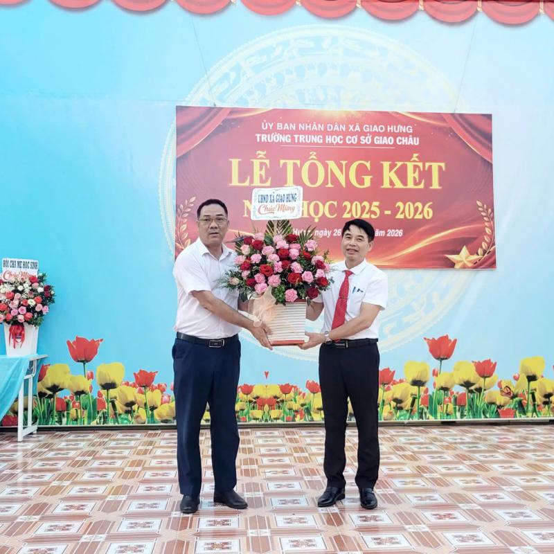 Đồng chí Đinh Quang Huy- Phó Chủ tịch UBND xã dự lễ tổng kết năm học 2025–2026 tại Trường THCS Giao Châu.
