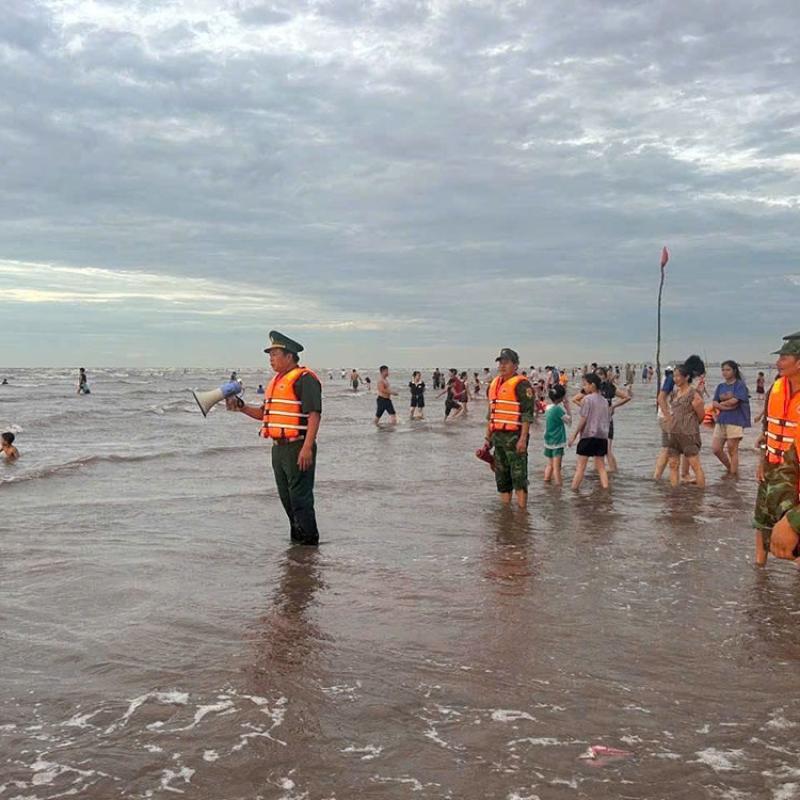 Những người lính mang quân hàm xanh nơi biển xanh Giao Ninh