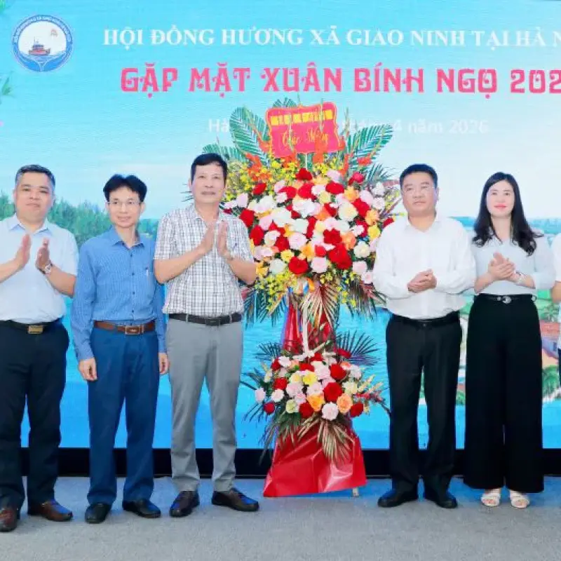 Các đồng chí lãnh đạo địa phương gặp mặt Hội đồng hương xã Giao Ninh tại Thành phố Hồ Chí Minh và Hà Nội