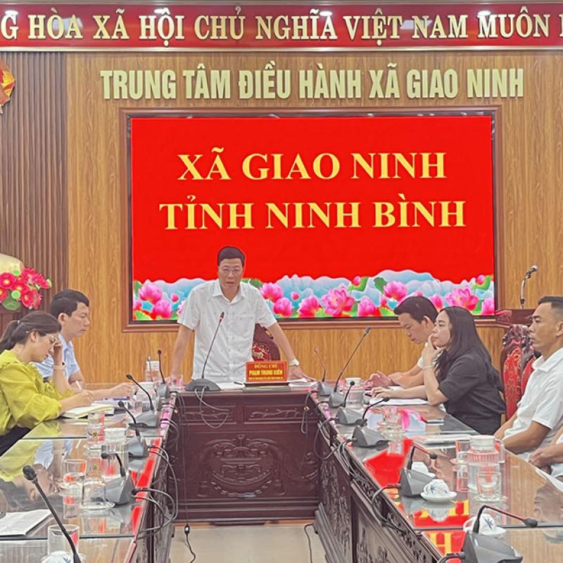 UBND xã Giao Ninh làm việc với các hộ liên quan đến đất bãi bồi