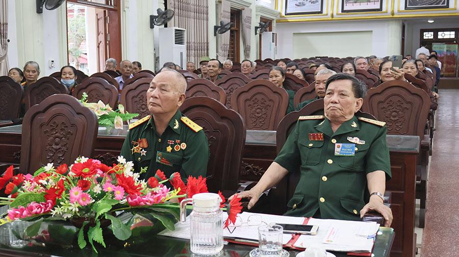 a-hoi-ts-12-1776996371-897308.jpg