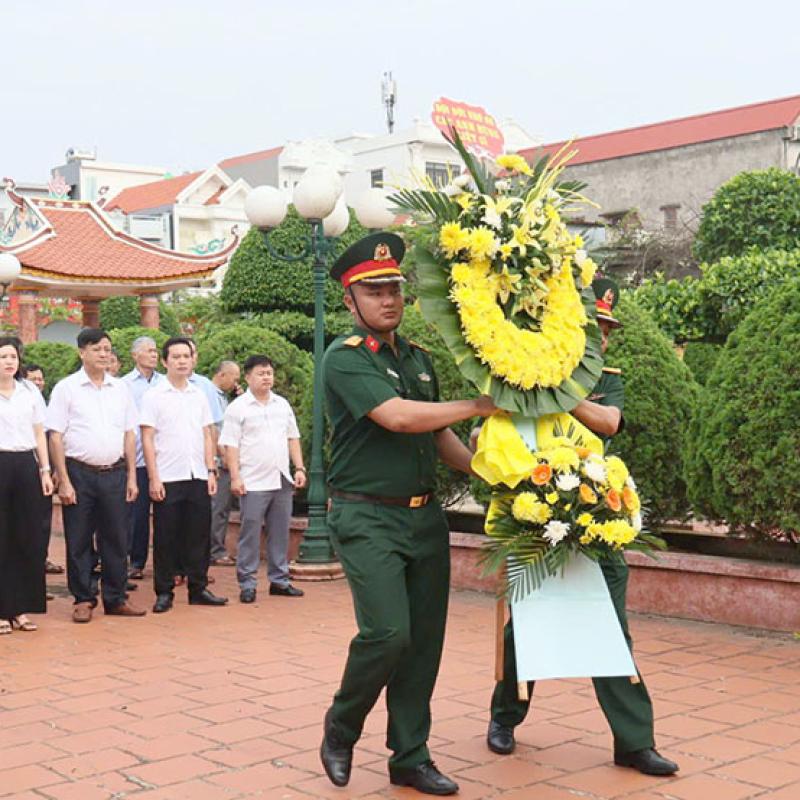 Đảng ủy, HĐND, UBND, Ủy ban MTTQ xã Giao Ninh tổ chức Lễ viếng tri ân các Anh hùng liệt sĩ tại 3 khu vực Giao Phong, Giao Thịnh, Quất Lâm