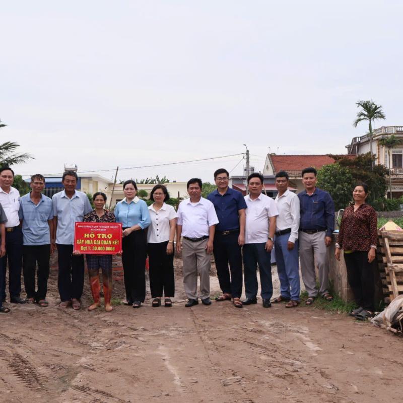Quỹ " An sinh xã hội" xã Giao Ninh 2026 tiếp tục trao hỗ trợ xây dựng nhà Đại đoàn kết cho bà Lâm Thị Vẻ thôn Mộc Đức