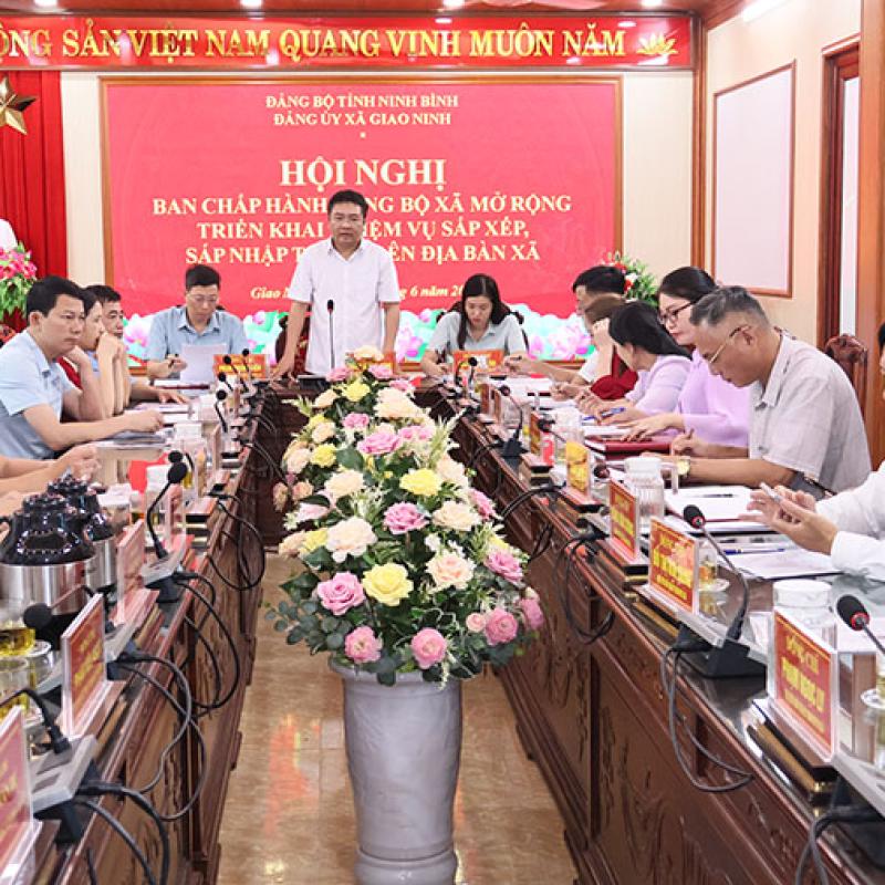 Hội nghị BCH Đảng bộ xã mở rộng lấy ý kiến về dự thảo đặt tên thôn trên địa bàn xã Giao Ninh sau sáp nhập