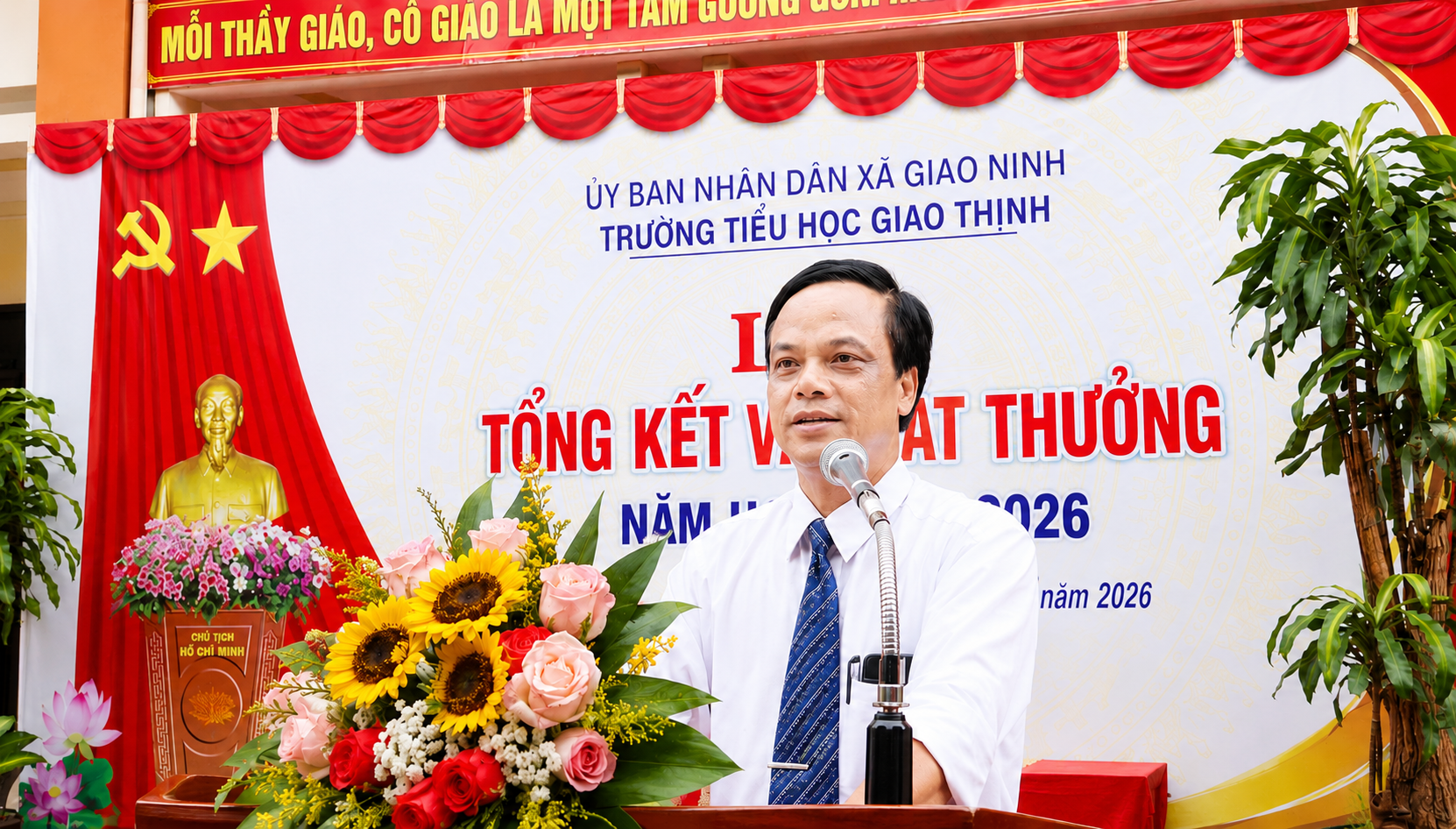 a-thay-long-s-1780044990-882141.png