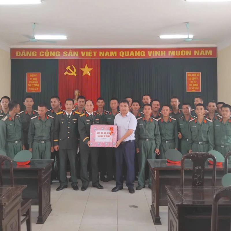 Đoàn công tác xã Giao Ninh dự Lễ Tuyên thệ và thăm chiến sĩ mới của quê hương tại trường Quân sự - Quân đoàn 12, Lữ đoàn 147 Hải Quân