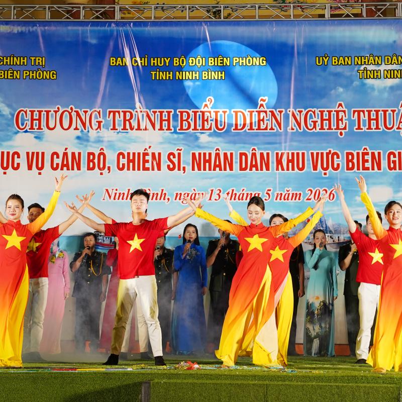 Chương trình biểu diễn nghệ thuật phục vụ cán bộ, chiến sĩ và nhân dân khu vực biên giới biển