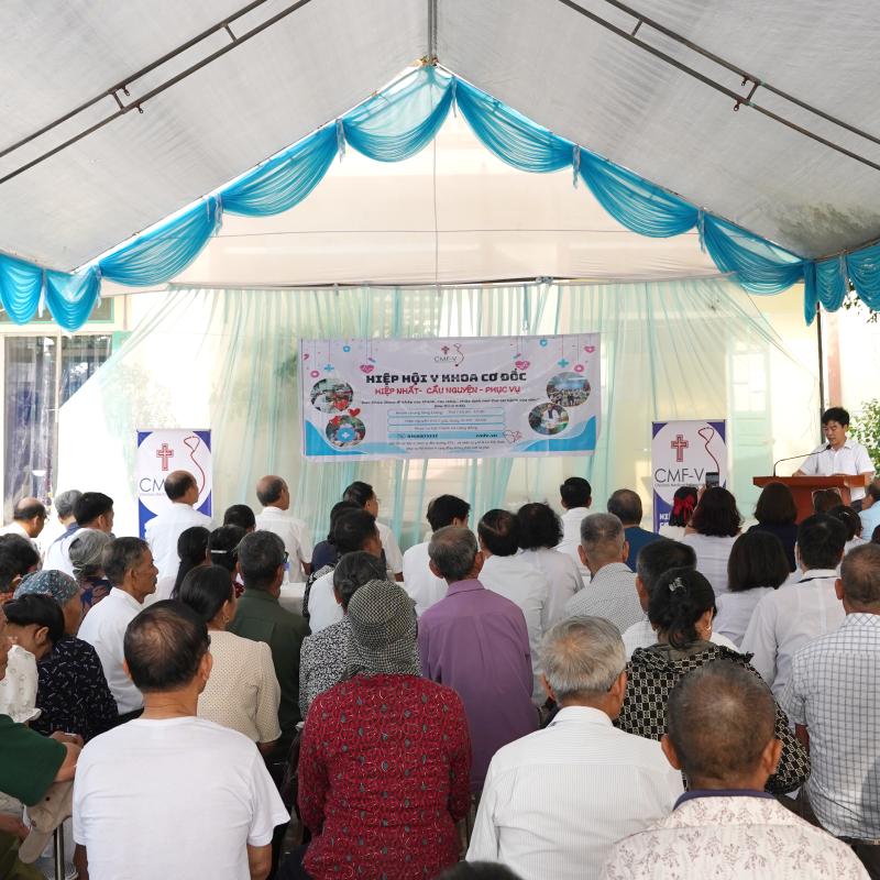 UBND xã Giao Phúc phối hợp với các đơn vị tổ chức Chương trình khám bệnh, tư vấn sức khỏe và cấp phát thuốc miễn phí cho nhân dân