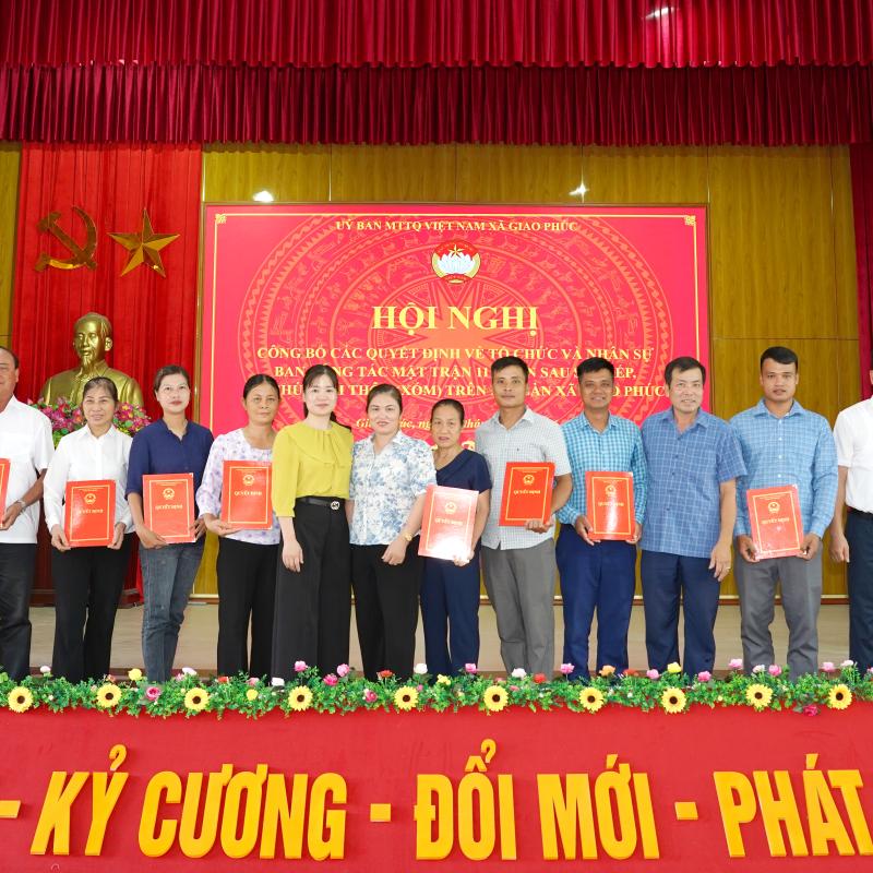 Ủy ban MTTQ Việt Nam xã Giao Phúc tổ chức Hội nghị công bố các quyết định về tổ chức và nhân sự Ban Công tác mặt trận 11 thôn sau sắp xếp, tổ chức lại thôn (xóm) trên địa bàn xã