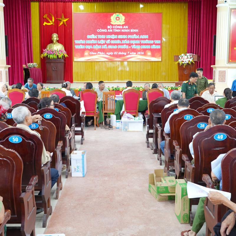 UBND xã Giao Phúc phối hợp tổ chức thu nhận sinh phẩm ADN thân nhân liệt sĩ chưa xác định thông tin trên địa bàn xã.