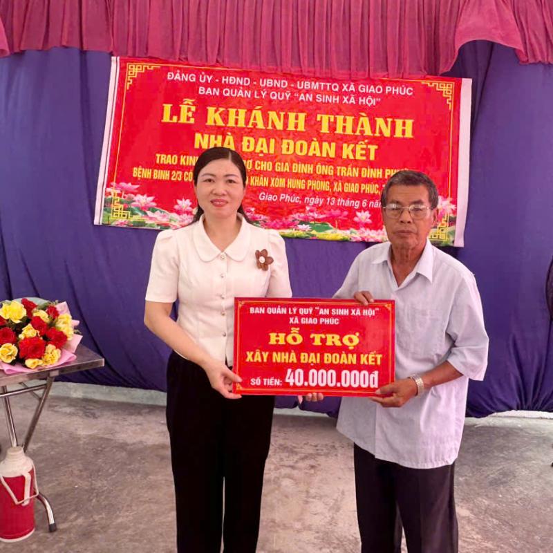 Đảng ủy - HĐND – UBND - UBMTTQ xã Giao Phúc, Ban quản lý quỹ “An sinh xã hội” tổ chức Lễ khánh thành và bàn giao nhà đại đoàn kết cho gia đình ông Trần Đình Phước thuộc xóm Hùng Phong