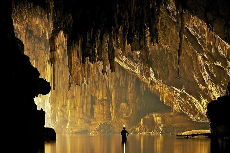 UBND phường Hà Nam tổ chức Hội nghị công bố các Quyết định về công tác cán bộ.
