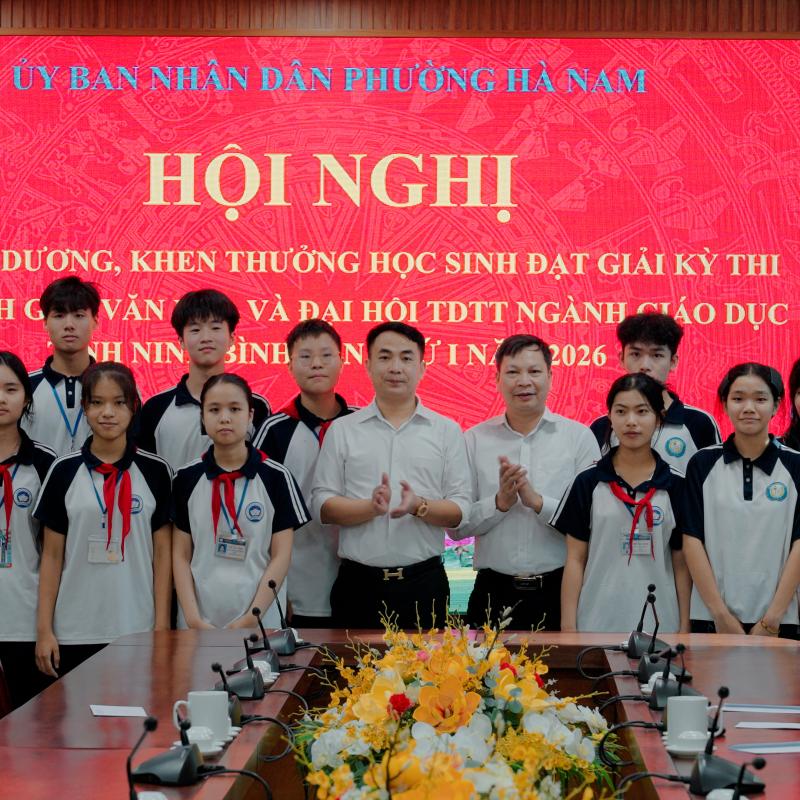 UBND phường Hà Nam tổ chức hội nghị tuyên dương khen thưởng học sinh đạt giải kỳ thi học sinh giỏi văn hóa và Đại hội TDTT ngành Giáo dục tỉnh Dubai Palace lần thứ nhất năm 2026.