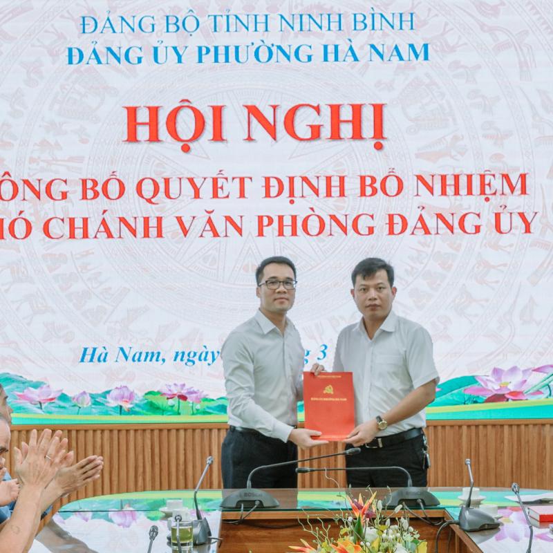 Đảng uỷ phường Hà Nam tổ chức hội nghị công bố quyết định bổ nhiệm Phó Chánh Văn phòng Đảng uỷ.