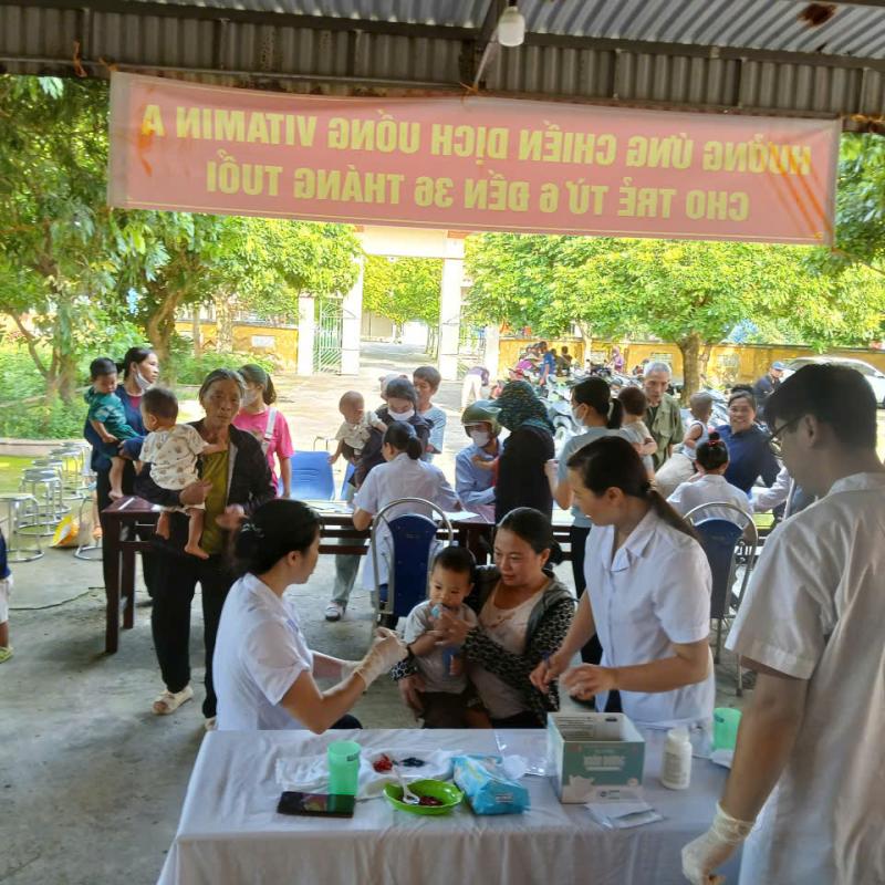 TRẠM Y TẾ XÃ HIỂN KHÁNH TỔ CHỨC UỐNG VITAMIN A CHO TRẺ DƯỚI 6 TUỔI ĐỢT 1 NĂM 2026.