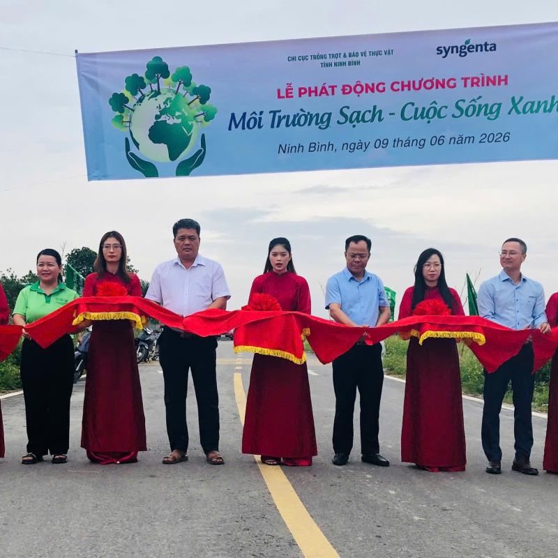 CÔNG TY SYNGENTA VIỆT NAM PHỐI HỢP VỚI CHI CỤC TRỒNG TRỌT VÀ BẢO VỆ THỰC VẬT TỈNH NINH BÌNH TỔ CHỨC LỄ PHÁT ĐỘNG CHƯƠNG TRÌNH “MÔI TRƯỜNG SẠCH – CUỘC SỐNG XANH” TẠI XÃ HIỂN KHÁNH.