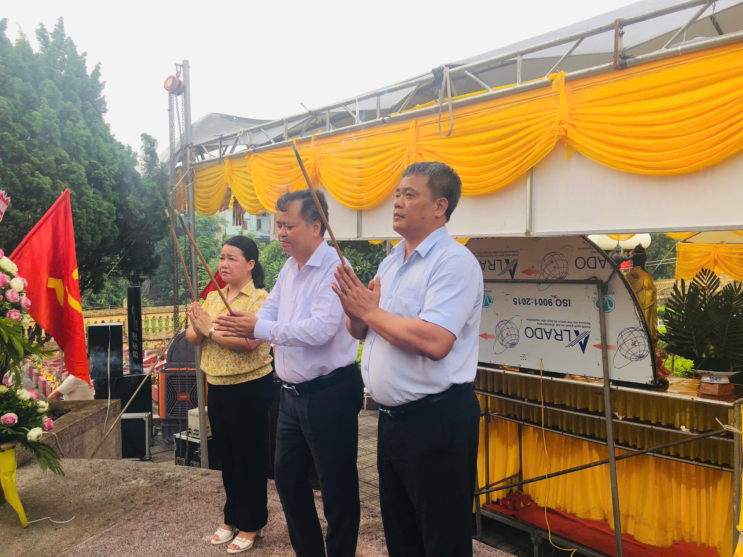 XÃ HIỂN KHÁNH TỔ CHỨC LỄ DÂNG HƯƠNG VÀ ĐỘNG THỔ PHỤC VỤ KHAI QUẬT, LẤY MẪU HÀI CỐT LIỆT SĨ GIÁM ĐỊNH AND TẠI NGHĨA TRANG LIỆT SĨ HỢP HƯNG.