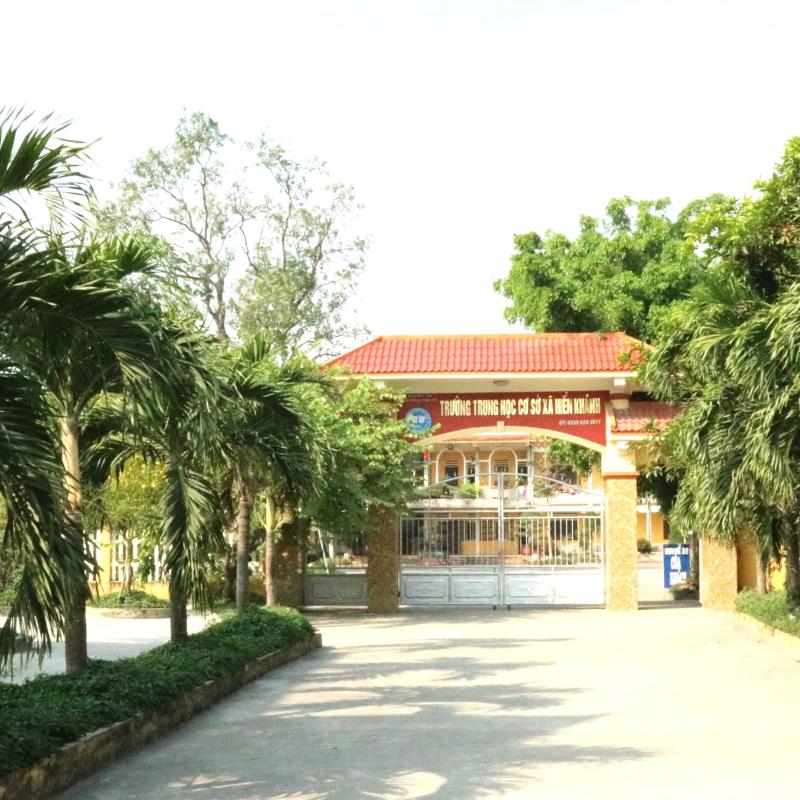 Trường THCS Hiển Khánh đẩy mạnh chuyển đổi số, nâng cao chất lượng giáo dục toàn diện.