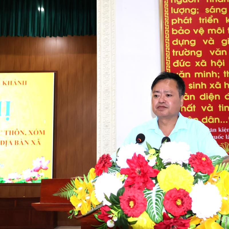 ĐỒNG CHÍ BÍ THƯ ĐẢNG ỦY XÃ LÀM VIỆC VỚI CÁC THÔN VỀ PHƯƠNG ÁN SẮP XẾP, THÔN, XÓM.