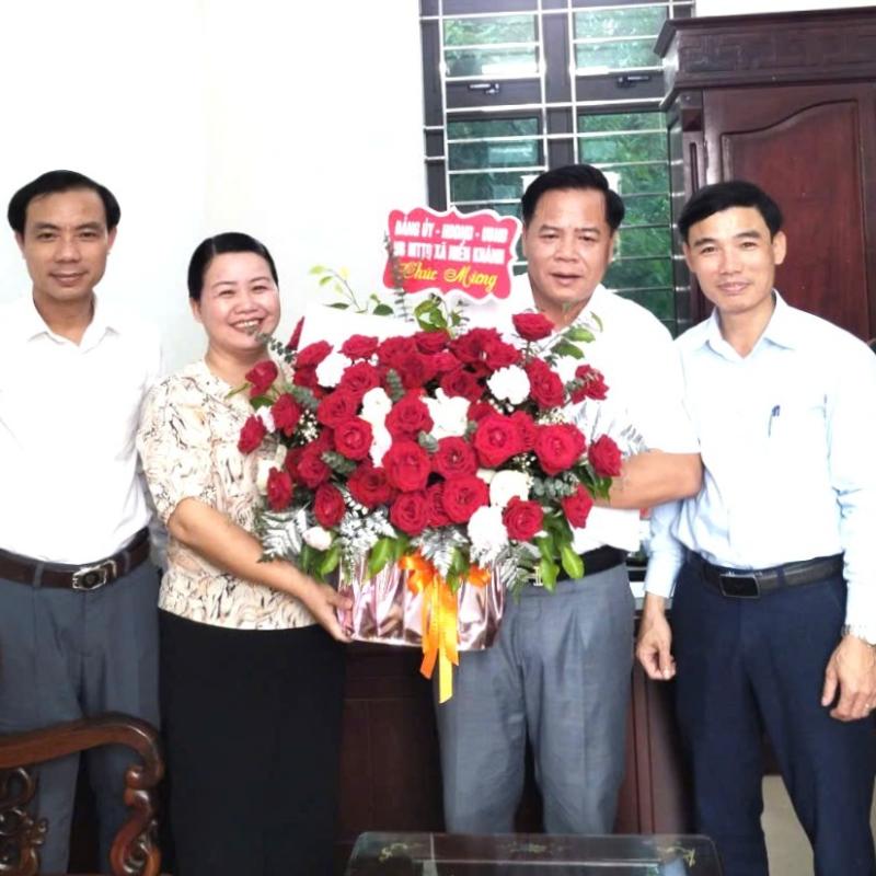 LÃNH ĐẠO XÃ HIỂN KHÁNH TẶNG HOA CHÚC MỪNG PHÒNG VĂN HÓA – XÃ HỘI NHÂN KỶ NIỆM 80 NĂM NGÀY TRUYỀN THỐNG THỂ DỤC THỂ THAO VIỆT NAM (27/3/1946 – 27/3/2026).